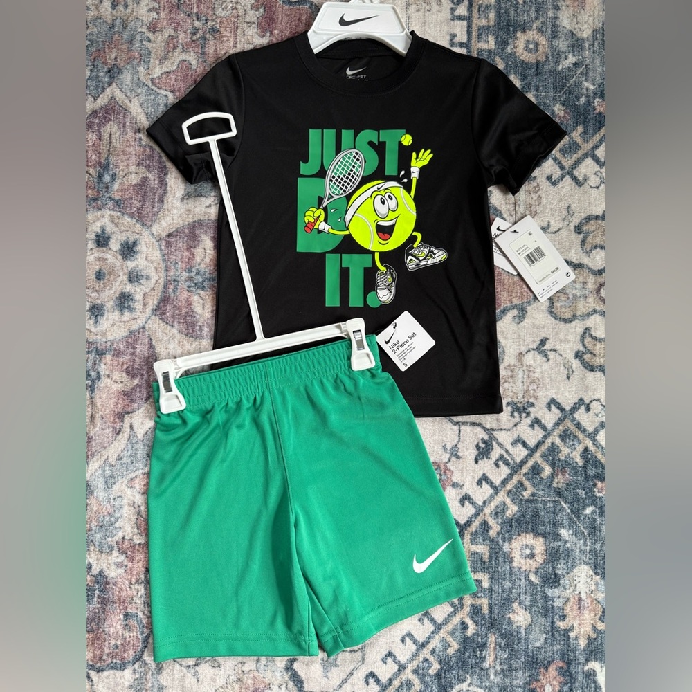 Nike boys size 5 matching set new